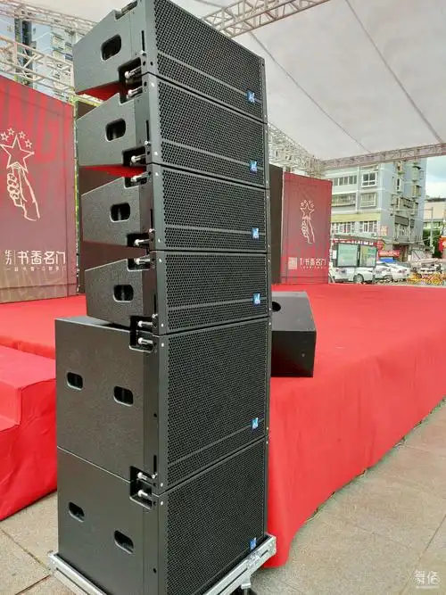 宏志双八线阵音响-舞台灯光设备租赁_舞美音响背景租赁_舞台搭建led灯