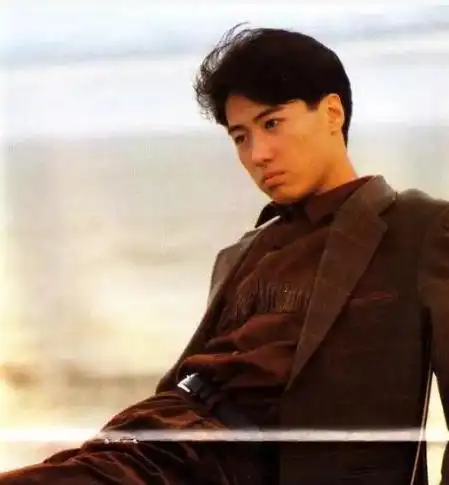 被黎明2024香港影视娱乐博览惊艳了金色西装尽显不老风采