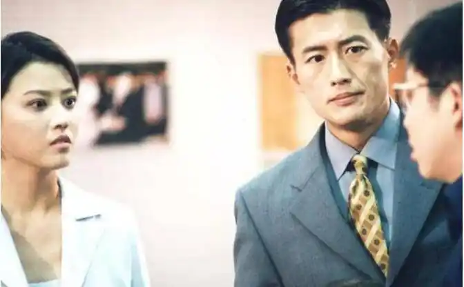 高曙光年轻时候的照片真帅 他现任妻子王玲为鱼子酱公司高管