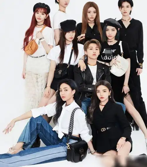 thenine合影都搭肩膀看虞书昕干嘛真是个小心机