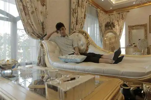 土豪玩家炫富晒豪宅 6000万还原游戏别墅