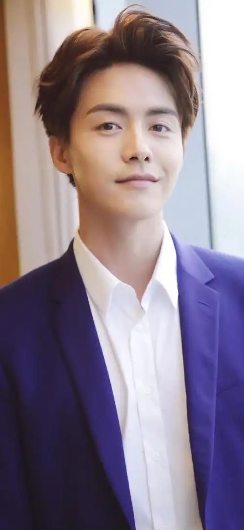 马天宇侧颜随拍