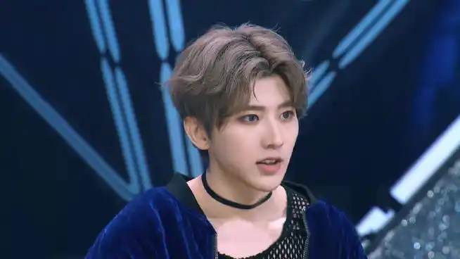 一眼圈粉的选秀onepick#与蓝玫瑰相遇的第三年依然会被惊艳@蔡徐坤