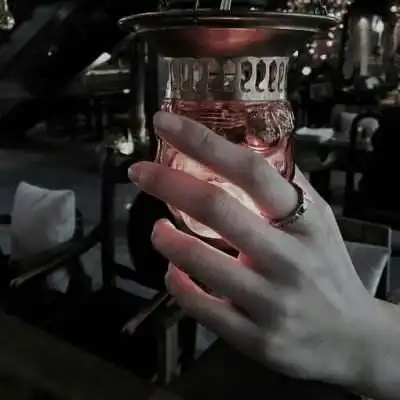 手控女生头像只有一只手的头像