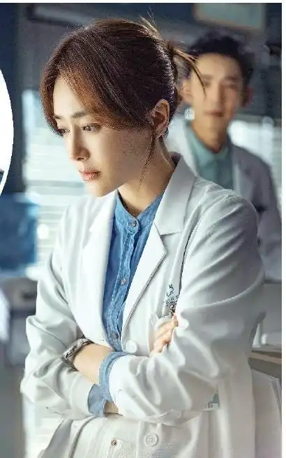 《关于唐医生的一切》的播出,主演秦岚的作品序列中又增添了一个具有