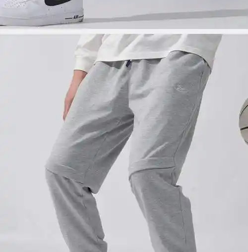 太久保持一个体型很容易摆脱,每天晚上睡觉的时候把裤子挂在衣架上就