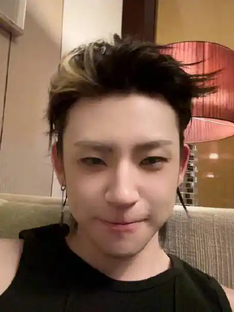 三月你好#下班!#小鬼把更多时间花在音乐上#小鬼-王琳凯的微博势档