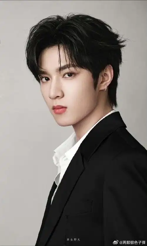 刘耀文没有参加高考