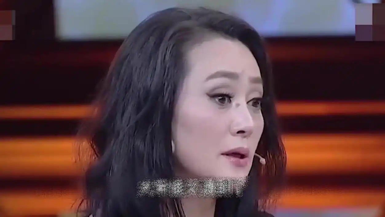 抛弃患病丈夫带女儿离开,转身投入富商怀抱,大宋佳真的太狠了