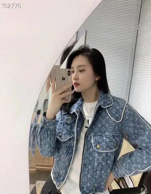 点此购买 lv女款老花牛仔夹克外套 诱160908