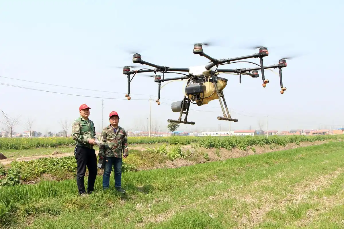 无人机和人工相比,哪个施肥打药效果更好?