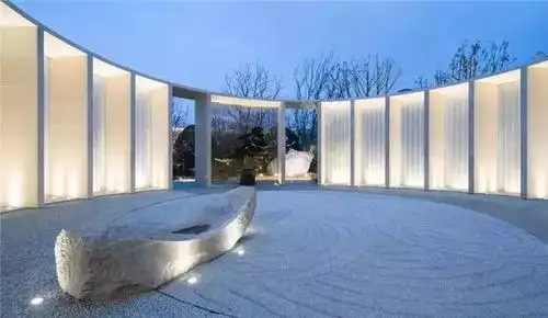 如何让光线为景墙做设计?3分钟带你一览u型玻璃的设计要点_手机搜狐网