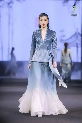 67秀场直击盖娅传说熊英当园林意境之美与品质设计碰撞