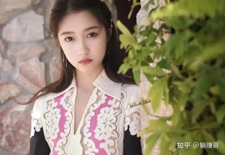 关晓彤壁纸 - 知乎