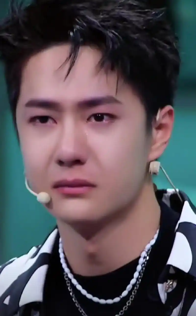 王一博这就是街舞 #王一博哭了  你连哭都这么可爱,但我也 - 抖音