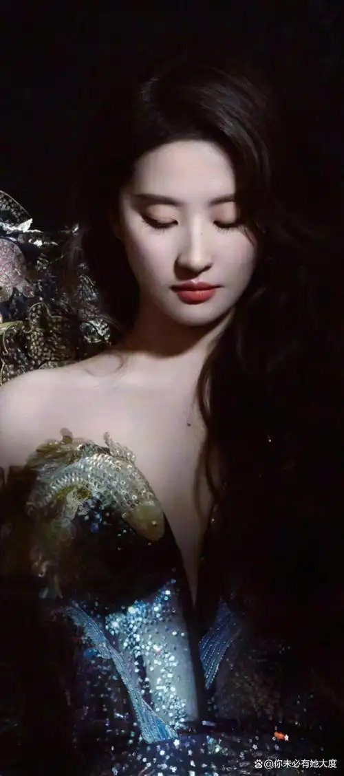 刘亦菲新戏开工美图娇艳欲滴!雪肤玉貌太性感惊艳