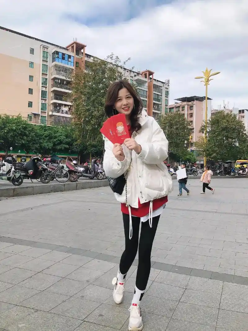 姐姐今年32,姐姐在翁源,姐姐身高158,姐姐可盐可甜可浪漫 - 抖音