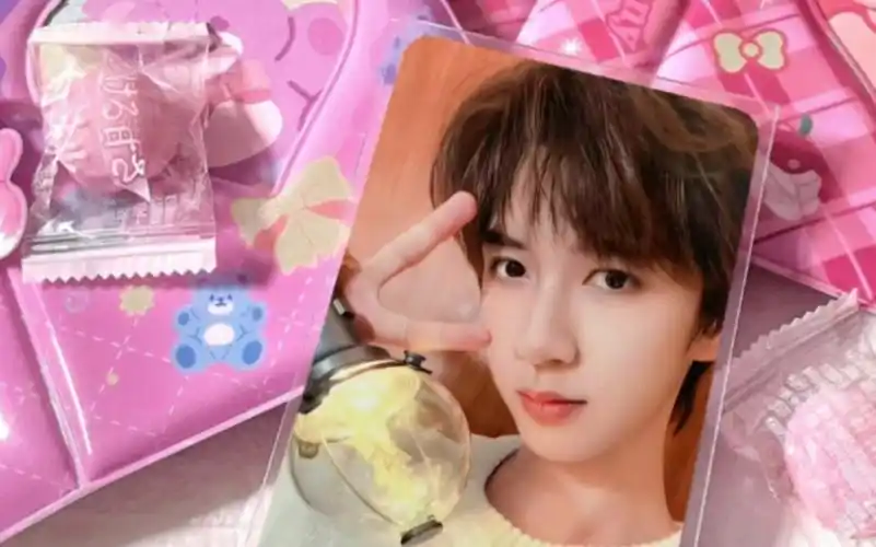 贺峻霖应援棒小卡开箱 这张卡太貌美了