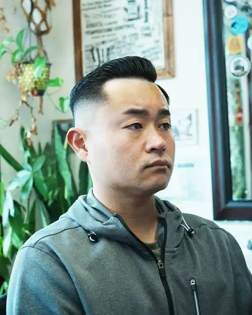 男发剪来剪去,最帅还是两侧铲短,百变时尚很精神_发型_男性_男士