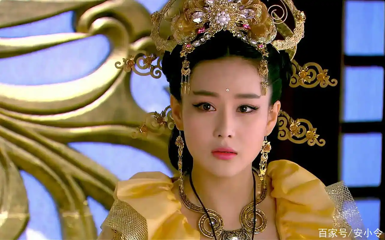 张馨予在《封神英雄榜》中的唯美剧照,妆容美艳显妖气!