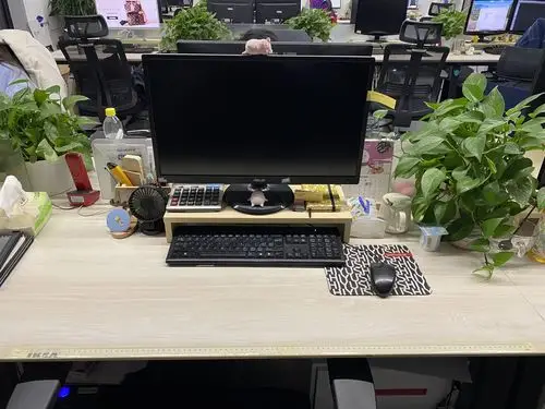 工位整洁 从心出发