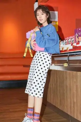 原创今年刚好18岁赵今麦多肉腿格外抢眼美出新境界