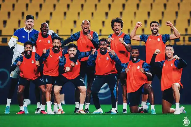 未婚状态和女友住在沙特,5战世界杯还有新梦想_层面_欧洲杯_球迷