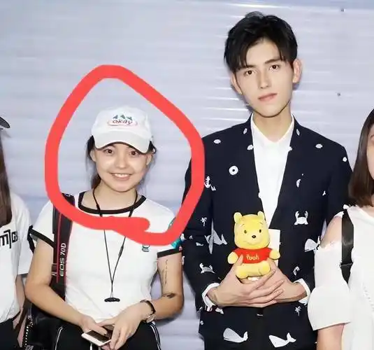 陈飞宇承认恋情,团队声明维护女方,言语中透露没加入已分手_照片_后续