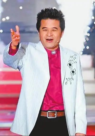 59岁毕姥爷近照,开餐馆当老板年入百万,网友:比当主持人还好