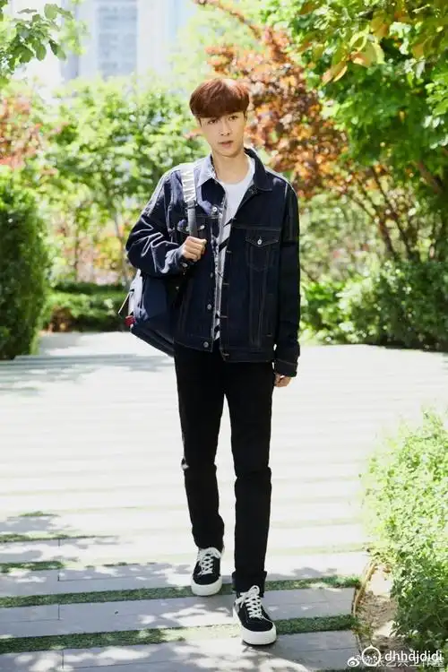 来自泡泡圈:                                     张艺兴 浏览