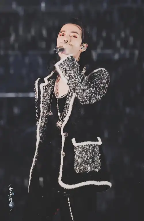 王一博的水舞台,我真的是爱到不行!