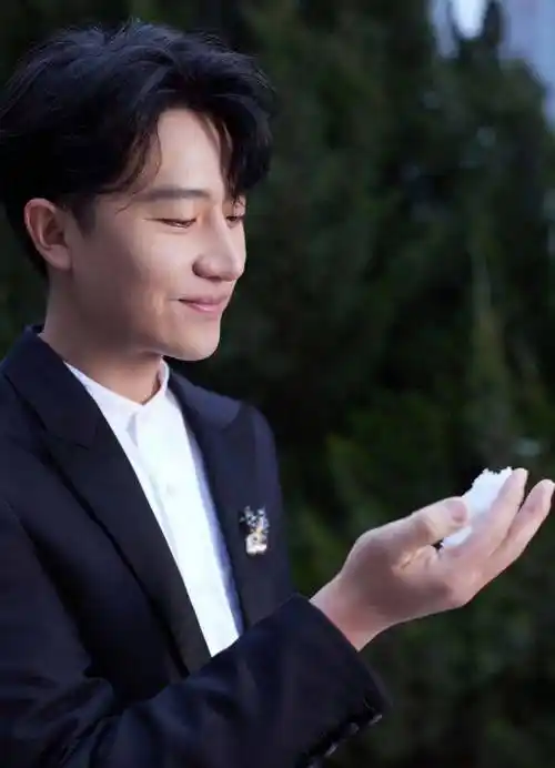 黄轩时尚写真绅士风度魅力男神