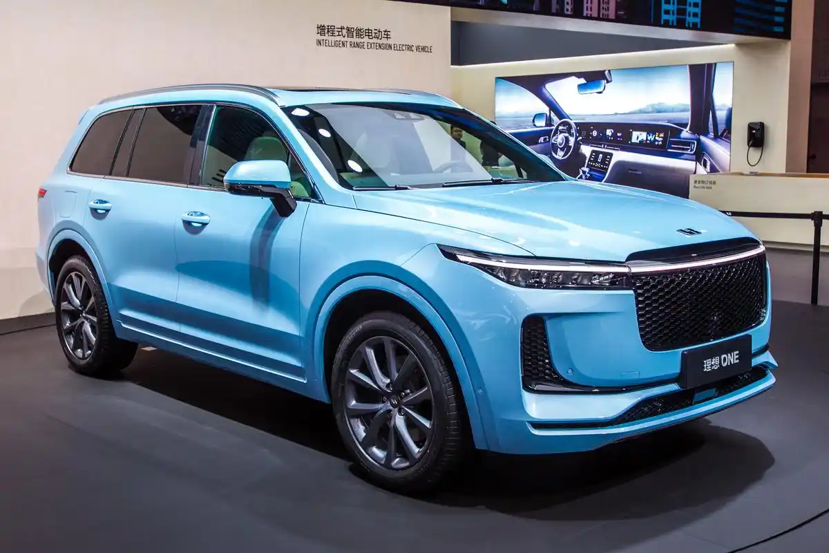 理想汽车投资人大撤退,灭火器难救自燃,李想还能实现理想吗?