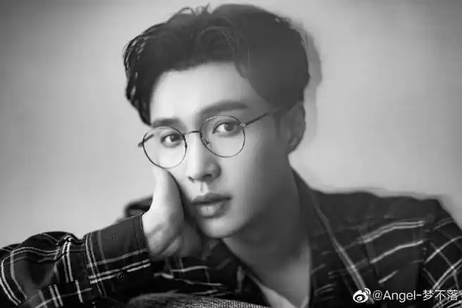 张艺兴自己p的眼镜##张艺兴2023大航海巡演