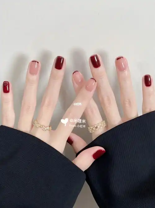 巨显白的圣诞美甲短指甲也很好看