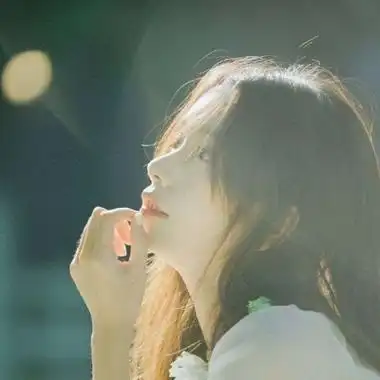 女生头像唯美侧脸清新 高清好看的唯美女生头像小清新侧脸图片