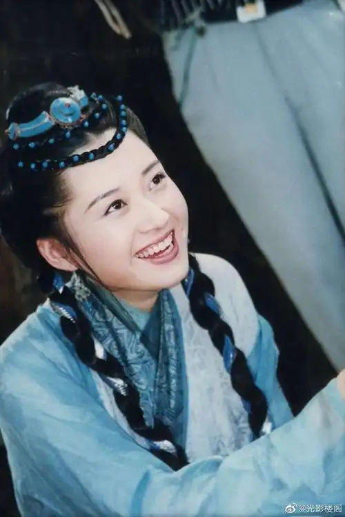 许晴演任盈盈时多大(都演任盈盈)(12)