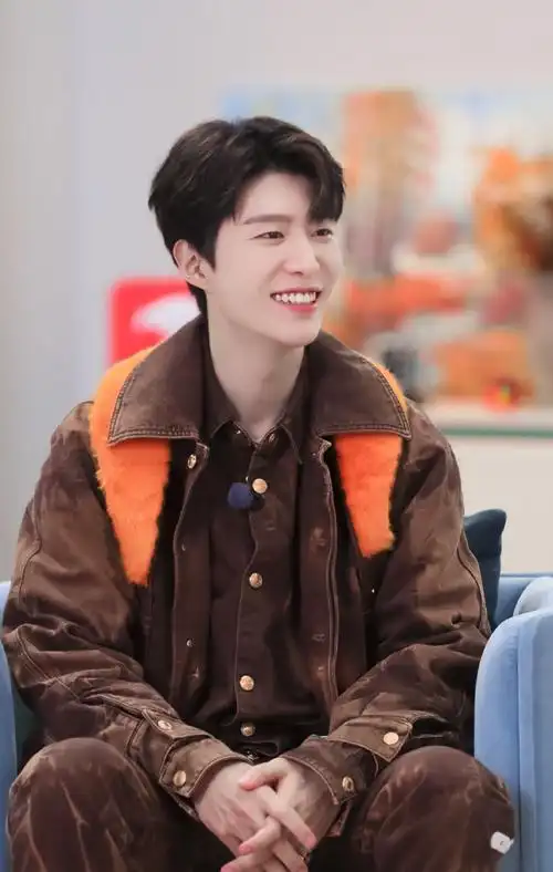 范丞丞超话92#范丞丞做家务的男人#他的笑容真的太有感染力啦