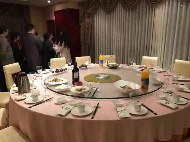 打分 真的很划算 孩子百日宴 自家人吃饭 包间很大 还有休息区 服务也