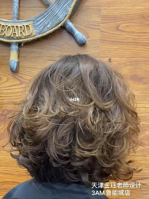 中短发芭比卷免打理的烫发发型推荐