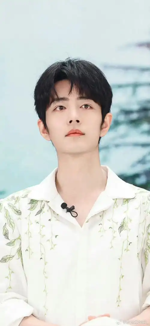 直播造型#xz#肖战#    我的白马王子,他像是美神的化身,清纯而优雅,让