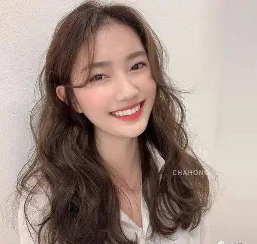 空气波浪卷,果冻烫卷发超修饰脸型|中长发|大波浪|空气感_网易订阅