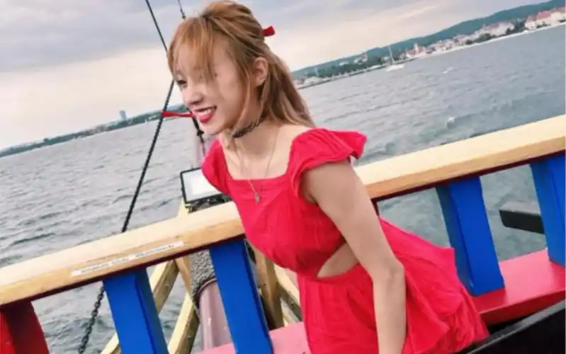 【gidle】宋雨琦ins更新|好久不见的红裙宝宝～