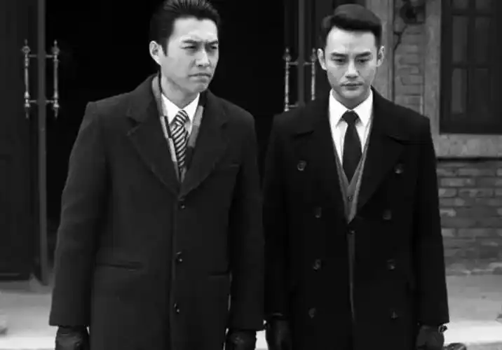 四刷《伪装者》才知:明明心里有怨,阿诚为何还对明楼忠心耿耿