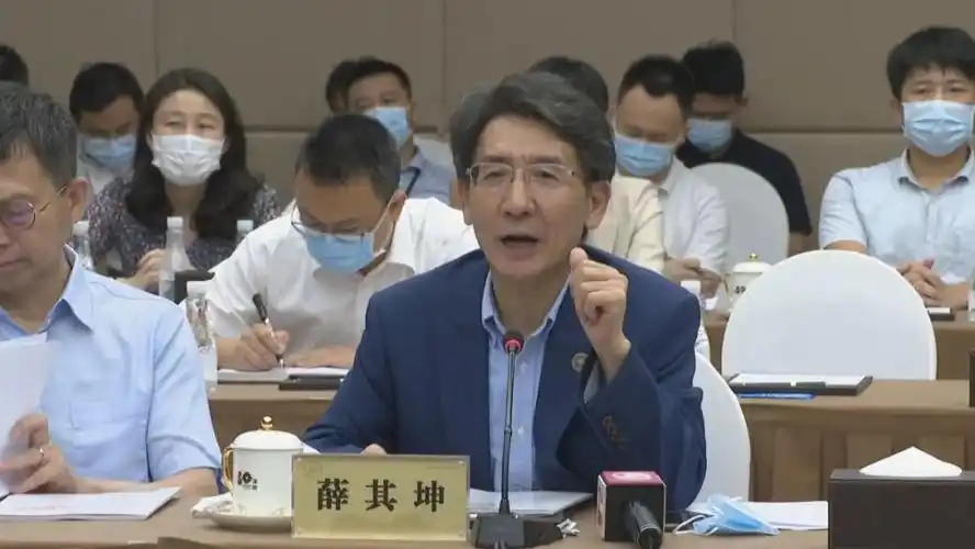 薛其坤:深圳应采取超常规发展模式市领导程步一,聂新平,郑红波,王幼鹏