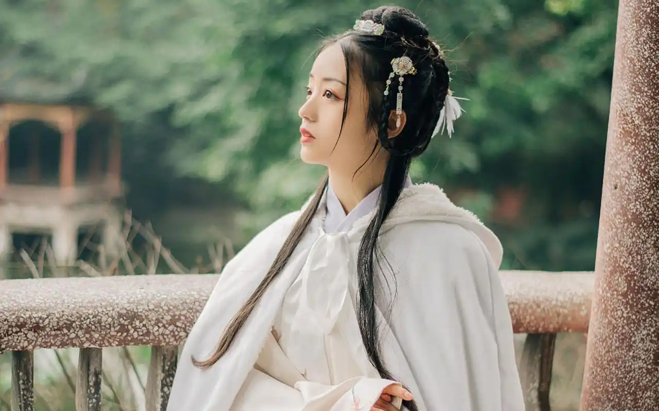 清秀养眼的古装美女写真图片桌面壁纸