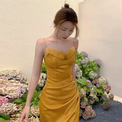 港风黄色吊带连衣裙女夏收腰显瘦修身抹胸露背吊带裙开叉长裙礼服
