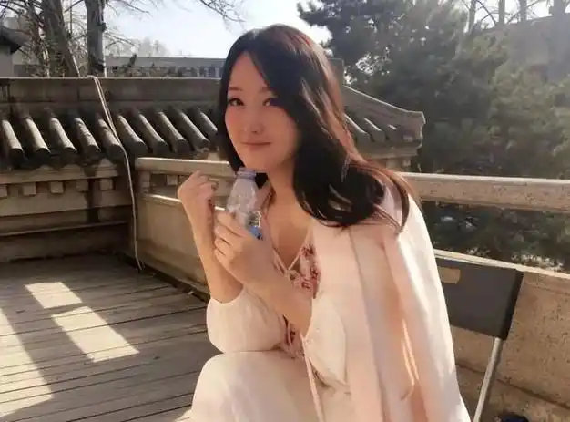 52岁的杨钰莹深圳举办婚礼,新郎是圈外人,但整个娱乐圈都炸了锅