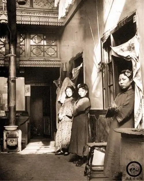 民国时期青楼女子罕见老照片:时尚漂亮,图九女子行为让人不齿|管仲|舞