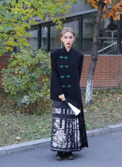 新中式穿搭马面裙